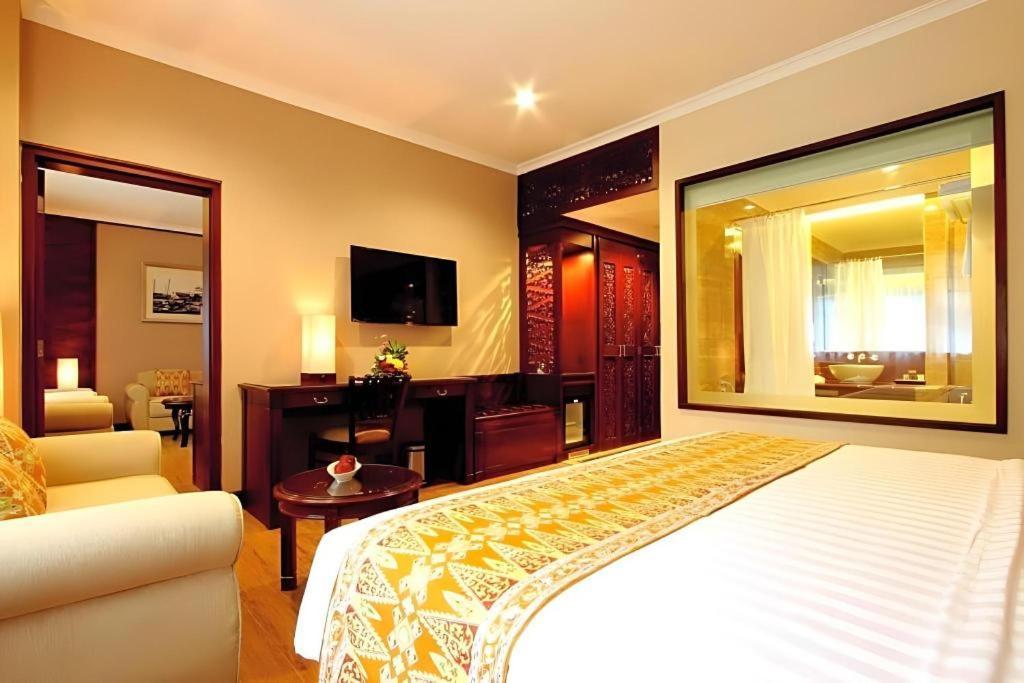 Kartika Chandra Hotel Jakarta Exterior foto