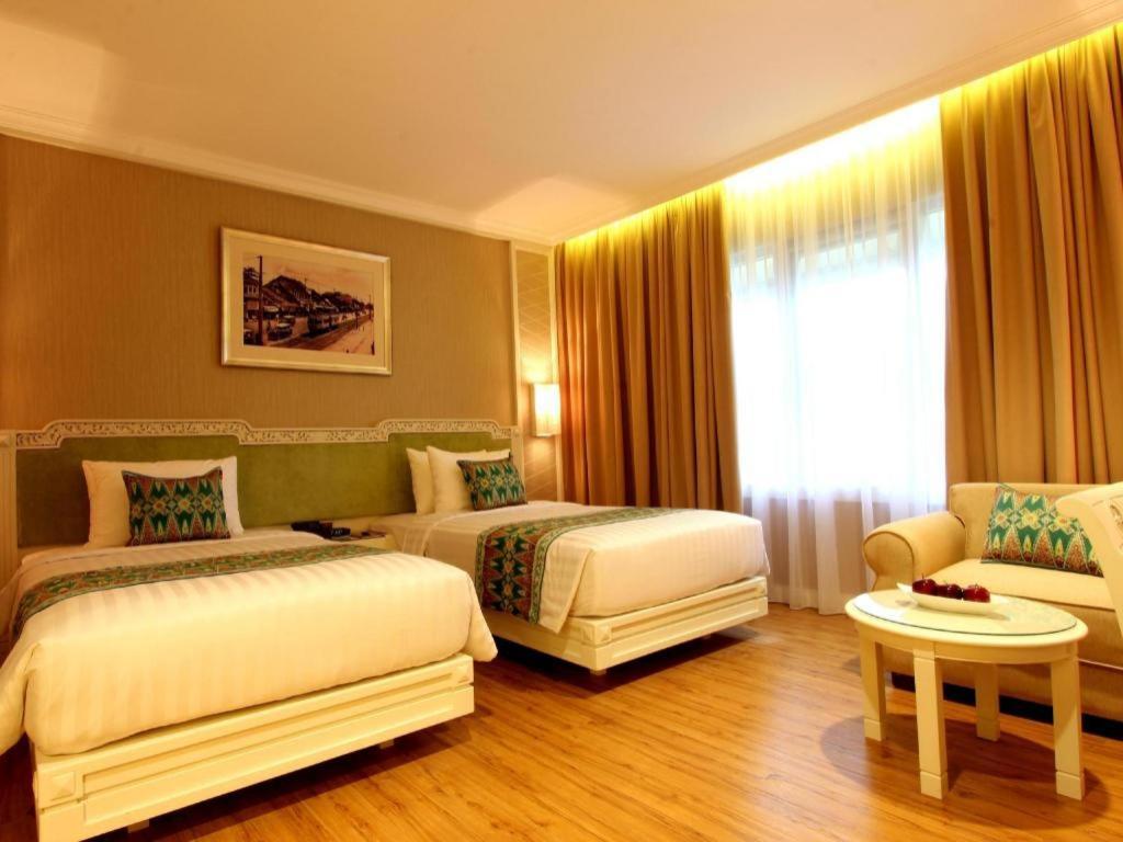 Kartika Chandra Hotel Jakarta Exterior foto