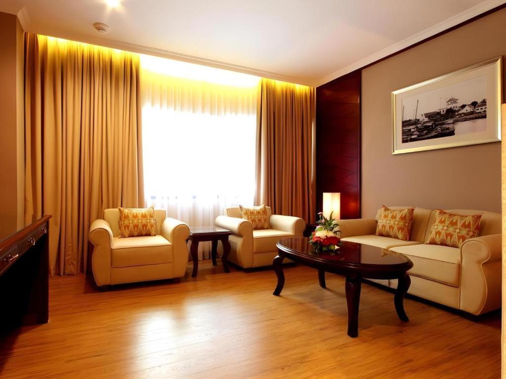 Kartika Chandra Hotel Jakarta Exterior foto