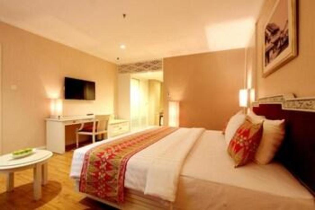 Kartika Chandra Hotel Jakarta Exterior foto