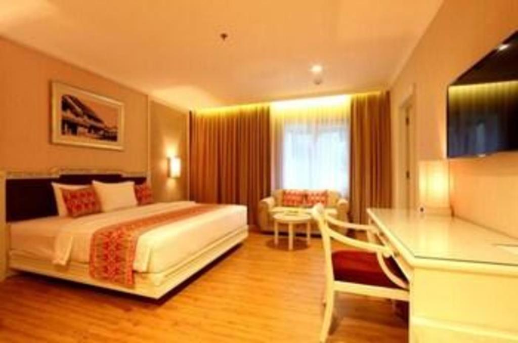 Kartika Chandra Hotel Jakarta Exterior foto