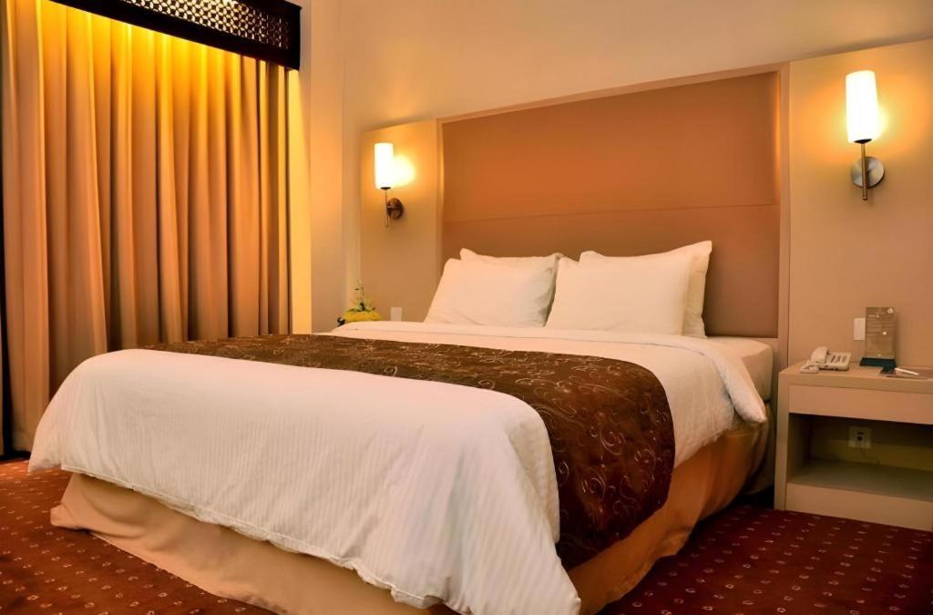 Kartika Chandra Hotel Jakarta Exterior foto