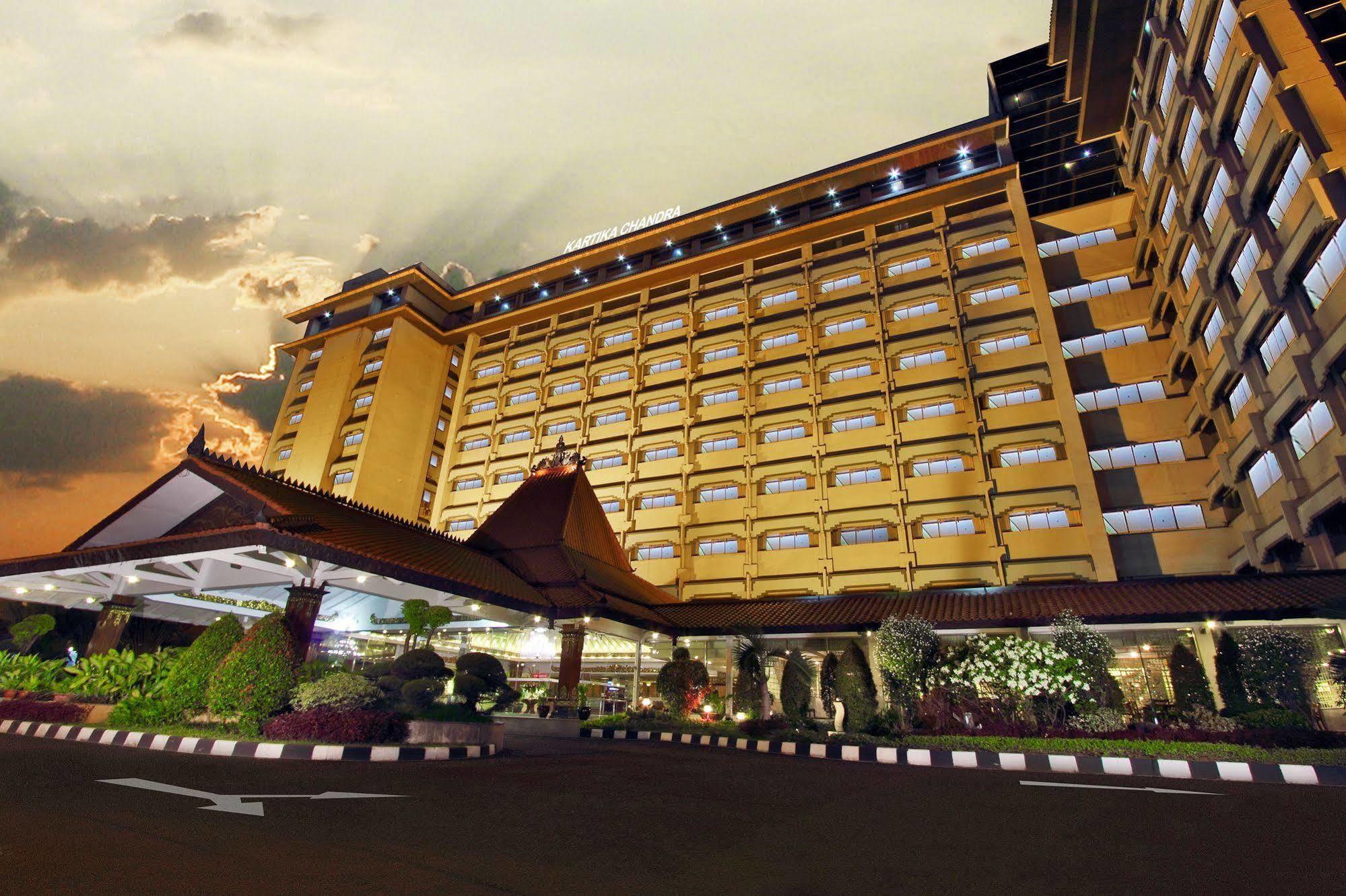Kartika Chandra Hotel Jakarta Exterior foto